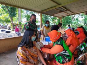 Dukung Percepatan Vaksinasi, Koramil 410-06/Kedaton Gelar Vaksinasi di Wilayah Kelurahan Kampung Baru