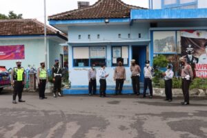 Jelang Natal dan Tahun Baru Kapolres Bondowoso Datangi Terminal Untuk Berikan Himbauan