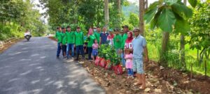 Karang Taruna Adakan Tanam Pohon Disepanjang Jalan Desa Kota Jawa
