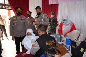 Kolaborasi Vaksinasi Serentak covid-19 dilakukan di SD iT Harapan Bangsa Natar
