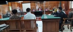 Majelis Hakim Surabaya Vonis 10 Bulan Penjara Terhadap Pelaku Penganiaya Wartawan