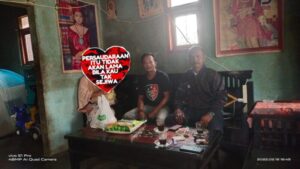 Wartawan Media Nasional Sibernews Berikan Sembako Kepada Keluarga Dua Wartawan Yang Saat Ini Tersandung Masalah Hukum