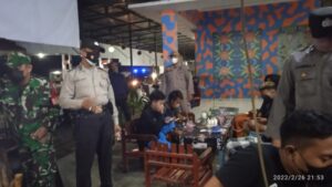 Cegah Virus C_19 Polsek Kapongan Dan Jajaran Koramil Laksanakan Patroli Pamor Keris