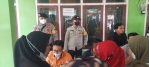 Pemdes Botolinggo Salurkan BPNT Kepada Warga,Berikut Himbauan Kades