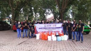 Dihari Pers Nasional, AJIB Bagikan Ratusan Nasi Kotak di Seputar Bondowoso