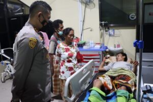 Kapolres Wimboko Jenguk Korban Lakalantas Digunung Anyar Lima Orang Meninggal Dunia