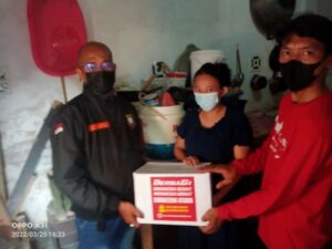 Sambut HUT MPSU Mulya Koo Bagikan Puluhan Sembako Kepada Warga