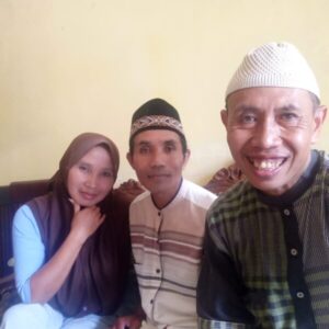 Pasca Beredarnya Fitnah Selingkuh, Kiai Burhan Semakin Akrab Dengan Keluarga B.Leha