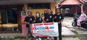 Media DetikOne Berikan Takjil Dan Sembako Kepada Beberapa Warga