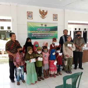Pemkab Bondowoso Salurkan Bansos Untuk Anak Yatim Di Kec.Botolinggo