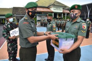 Apel Cuti Dan Penyerahan Bingkisan Wujud Kesejahteraan Prajurit Kodim 0825