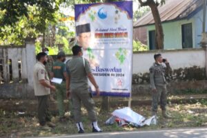 Luar Biasa,Satpolpp Bondowoso Tertibkan Baleho Tidak Berijin