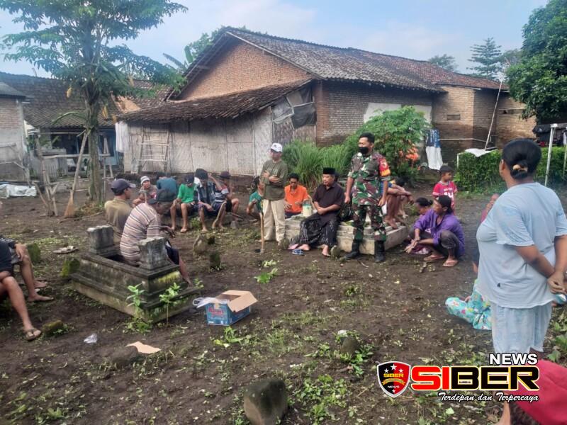 TNI Manunggal, Babinsa Koramil Tenggarang Karya Bhakti Bersama Rakyat
