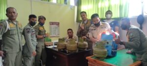 Satpolpp Bondowoso Tertibkan Pedagang Dijalan Ahmad Yani Berikut Barang Bukti Yang Berhasil Diamankan