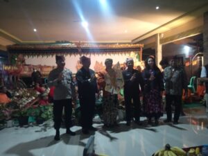 Panitia Bersih Desa Sempu Dan HUT RI ke-77 Menggelar Pentas Seni Wayang Kulit