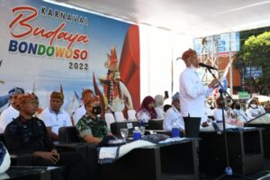 Dandim 0822 Hadiri Karnaval Budaya Bondowoso
