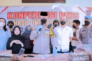 Tangkap Judi Online Dan Judi Merpati Polres Situbondo Amankan Beberapa Pelaku Dan Barang Bukti