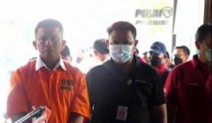 Ferdy Sambo Pakai Baju Tahanan, Tersenyum Kecil Saat Peragakan Adegan Rekonstruksi Kasus Briagdir