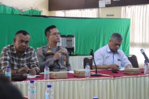 KapolresBondowoso AKBP Wimboko, SIK Melakukan Sosialisasi Kepada Para Petani Tebu dan Karyawan PG