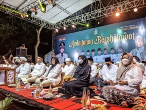 Pemdes Kedayunan Bersama Warga Kumandangkan Sholawat Nabi