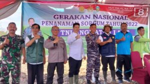 Prajurit Puslatpurmar -5 Baluran Ikuti Gerakan Nasional Penanaman Sorgum Serentak