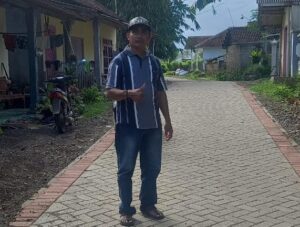 Misteri Paving Loncat Di Desa Temuasri, Warga Desak Camat Sempu Gelar Hearing