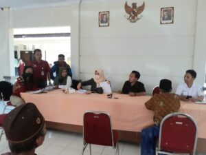 Penyaluran Bantuan Program PKH Plus Tahap 3 di Pendopo Kecamatan Botolinggo Bondowoso