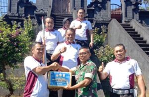 Kasat Lantas Dan Kanit Regident Pimpin Langsung Bersih Bersih Tempat Ibadah