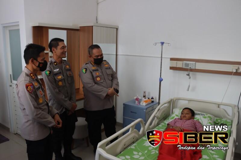 Kabiddokkes Polda Jatim Berikan Progam Kartu Bhayangkara Prioritas dan Home Visite Pasien