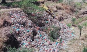 Miris ! ! ! Sampah Berserakan Dan Bau Tidak Sedap Dikeluhkan Warga Banyuwangi