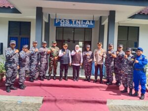 Acara Puncak Petik Laut 2022 Dalam Rangka Tasyakuran Nelayan di Pantai Sendangbiru