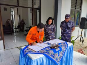 Pemkap Malang Serakan Kapal Cepat Ke TNI AL Lanal Malang