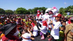 Anak Viral Farel Prayoga Ajak Ribuan Anak Banyuwangi Jaga Kesehatan Gigi