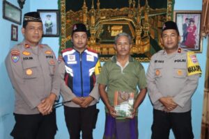 Polri Berikan Bantuan Tali Asih Tahap II Kepada Keluarga Korban Tragedi Kanjuruhan di Pasuruan