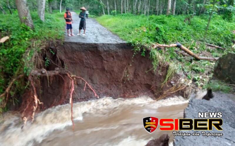 Akibat Curah Hujan Tinggi, Jembatan Milik PTPN XII Afdeling Kalirejo Terseret Banjir