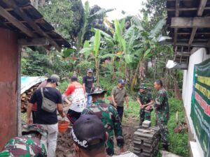 Kodim 0825 Laksanakan Karya Bakti TNI Sebagai Upaya Untuk Mengatasi Kesulitan Rakyat