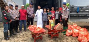 Ribuan Sayur Gratis Dibagikan Oleh Personel Kompi 2 Batalyon B Pelopor