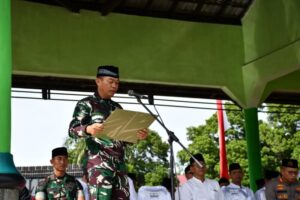 Prajurit Kodim 0822 Bondowoso Ikuti Upacara Hari Santri Nasional 2022