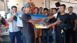 Organisasi Pengemudi Lokal Bali Salurkan Bantuan Peduli Korban Banjir Bandang di Kabupaten Jembrana