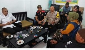 LBH BIN Jember Bantu Warga Sucopangepok, Berikut Komentar Kades