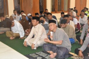 Meningkatkan Keimanan dan Ketaqwaan Anggota Kapolres Bondowoso Melaksnakan Suber (Aubuh Berjamaah)