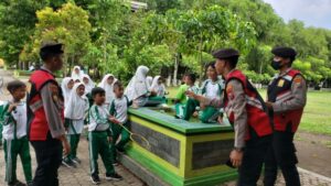 Sat Samapta Polres Bondowoso Laksanakan Patroli Gunakan Sepeda Pancal