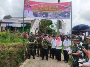 Dandim 0822 Dampingi Bupati Bondowoso Penutupan TMMD Imbangan