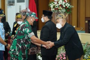Kasdivif 2 Kostrad Hadiri Rapat Sidang Paripurna DPRD Kabupaten Malang