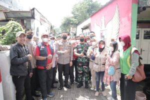 Kolaborasi Polresta Kodim 0833, PPNI dan Relawan Hadirkan Baksos Bakti Kesehatan Untuk Disabilitas