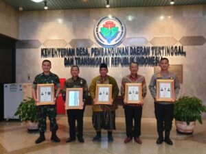 Kapolres Bondowoso Menerima Penghargaan dari Kementerian PDTT