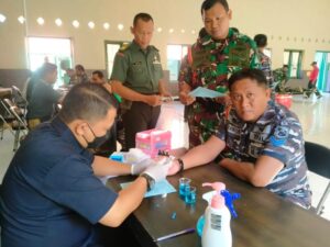 Prajurit Marinir Baluran Ikuti Baksos Donor Darah Sambut Hari Juang TNI AD TA. 2022 dan HUT Ke-74 Kodam V Brawijaya