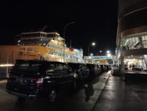 Cuaca Buruk, ASDP Tunda Jadwal Keberangkatan Kapal di lintas Merak – Bakauheni