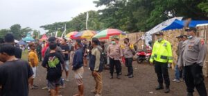 Wabup Banyuwangi Berkesempatan Serahkan Tropi Juara Dalam Momen Open Turnamen Genteng Cup