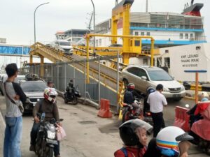 Arus Libur Nataru Pasca Pandemi Ramai Lancar di Pelabuhan Bakauheni-Merak
